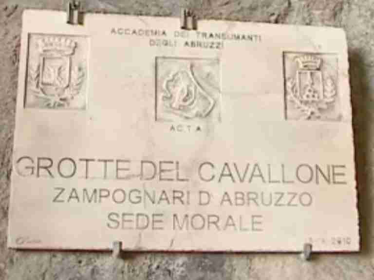 Grotte del Cavallone in Abruzzo, le più alte d’Europa: il viaggio sotterraneo che non ti aspetti